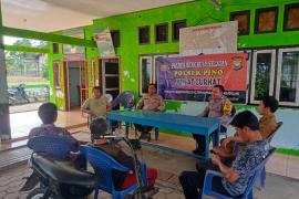 Perkuat Sinergitas, Polsek Pino Gelar Jumat Curhat di Desa Puding