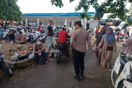 Bhabinkamtibmas Polsek Kota Manna Laksanakan Sambang Door to Door dan Cooling System di Desa Binaan