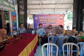 Perkuat Sinergitas Polisi dengan Masyarakat, Polsek Pino Gelar Jumat Curhat di Desa Binaan