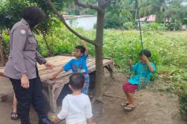 Bhabinkamtibmas Polsek Kampung Melayu Tingkatkan Keamanan Melalui Sambang DDS di Padang Serai