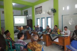 Bhabinkamtibmas Polsek Seginim Hadiri Musyawarah Penetapan Penerima BLT Dana Desa 2025v