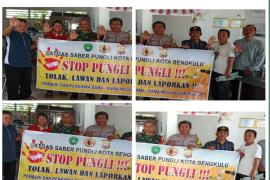 Polsek Teluk Segara Lakukan Kegiatan Satgas Saber Pungli di Kantor Lurah Kampung Kelawi