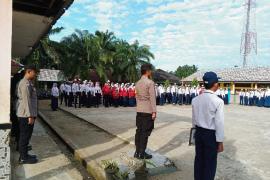 Polsek Semidang Alas Ajak Siswa SMPN 1 Seluma Tingkatkan Disiplin dan Wawasan Hukum