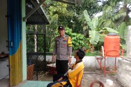 Bhabinkamtibmas Polres Bengkulu Selatan Laksanakan Sambang Kamtibmas untuk Jaga Keamanan Desa