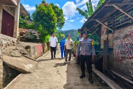 Tingkatkan Koordinasi, Bhabinkamtibmas Polsek Rimbo Pengadang Hadiri Monev di Desa Talang Ratau