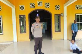 Polsek Kota Manna Pantau Kegiatan Ibadah Mingguan Umat Nasrani