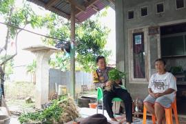 Bhabinkamtibmas Bumi Ayu Ajak Warga Manfaatkan Pekarangan untuk Ketahanan Pangan