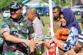 Kasiter Korem 041/Gamas Berikan Bantuan Stunting 