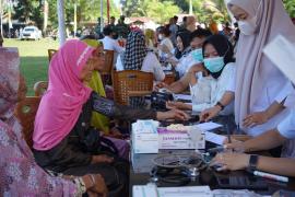 Kodim 0408/BS Berikan Layanan Kesehatan Gratis Saat Penutupan TMMD Ke-124 Kodim 0408/BS