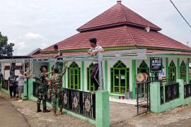 Gotong Royong Sasaran Fisik TMMD Pemasangan Kanopi Masjid Mulai Terpasang 