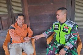 Satgas TMMD ke-126 Tak Hanya Bangun Fasilitas, Personel Juga Beri Pelayanan Kesehatan ke Warga