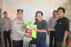 Kapolda Bengkulu Meninjau Langsung Lokasi Rumah Driver Ojol Pasca Kebakaran, Wujud Nyata Program SRIDURI