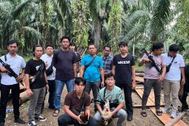 Sat Reskrim Polres Kaur Gerebek Judi Sabung Ayam dan Dadu di Tanjung Kemuning