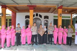 Kapolres Bengkulu Selatan Anjangsana dan Beri Tali Asih kepada Anggota Sakit Menahun